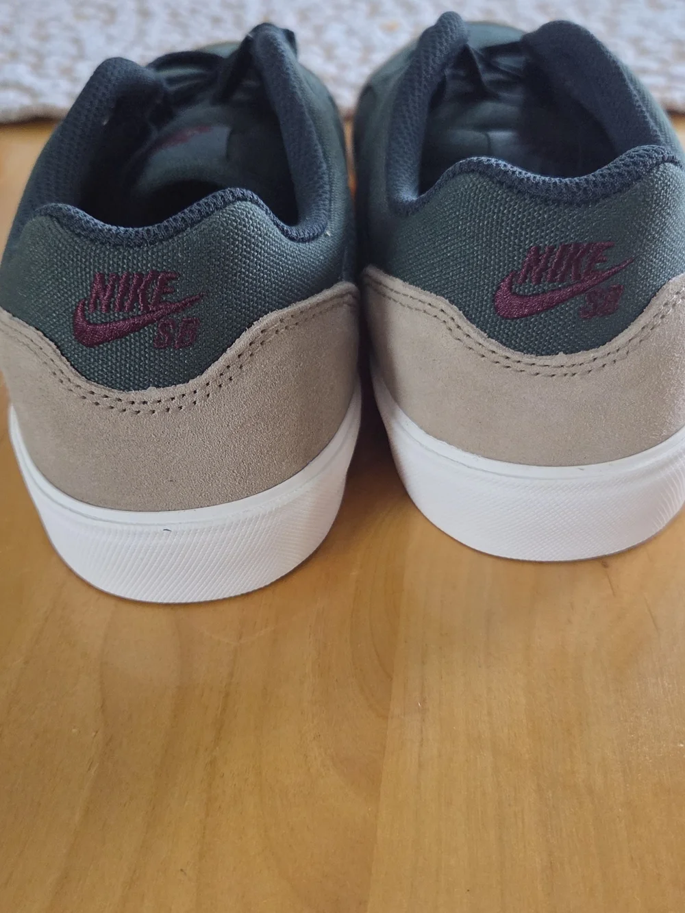Nike Men's Low-Top Sneakers in Dark Green and Tan